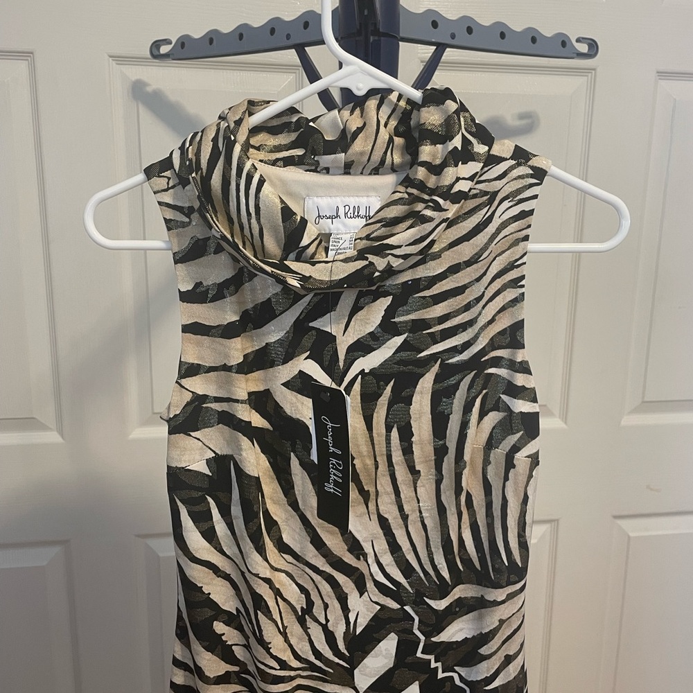 Dress - Picture 3 of 4
